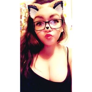 Meet your Posher, Brooke